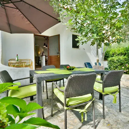 Holiday Home Divas *